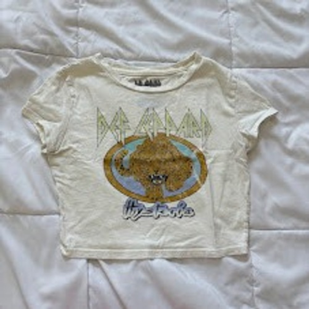 Def Leppard Hysteria Graphic Crop Top Womens Small White 100% Cotton Band Tee